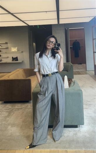 停训一个月再次踏入健身房结果闪到腰不做肌肉女的一个月都做了这些事#健身女 #saintlaurent圣罗兰 #开云集团 #跃动她影