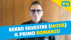 17K views · 453 reactions | Abbiamo incontrato Kekko Silvestre (Modà) molto emozionato per l'uscita del suo primo romanzo, che si chiama «Cash. Storia di un campione». Nel video saluta tutti voi lettori! E domani sul nuovo numero... un'intervista di ben due pagine. | Tv Sorrisi e Canzoni | Facebook