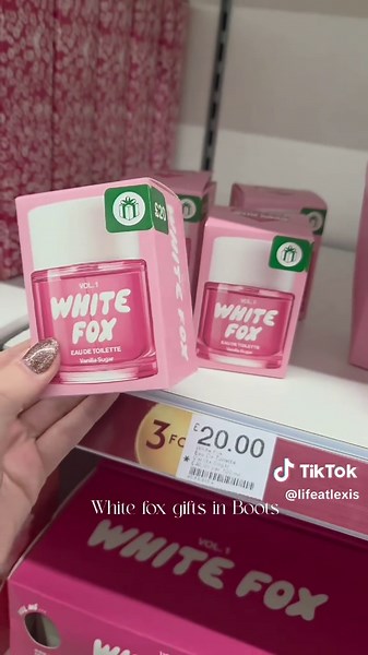 Lots of White fox gifts in @Boots UK 🩷🌸🎀 . I've put a few of these on my Christmas list!🎄❄️ . They had so many lovely gift sets in boots for Christmas, I've picked up a few for the girls! . . Christmas gift | Christmas gift ideas | Christmas gifts for girls | Christmas gift set | White fox | White fox gifts | Boots gift set . #Christmasgift #Christmasgiftideas #Christmasgiftsforgirls #Christmasgiftset #whitefox