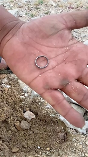Metal Detector Finds OLD Silver Ring 💍 #shorts #shortsfeed #youtubeshorts #subscribe