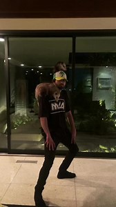 That big boi holding on for deal life