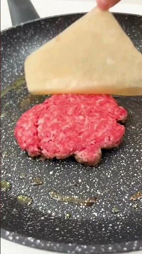 The Best Double Cheeseburger Recipe – Juicy, Cheesy, and Easy to Make! 🍔🔥