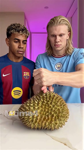 When footballers try the durian challenge 💀 #funny #challenge #haaland