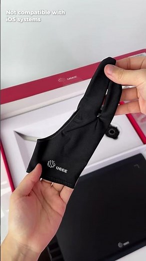 Feel the ugee M708 drawing tablet in your hand #tablet #art #ugee #m708
