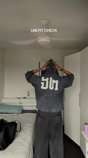 Uni fit with @kdmv 🫶🏼🫶🏼
