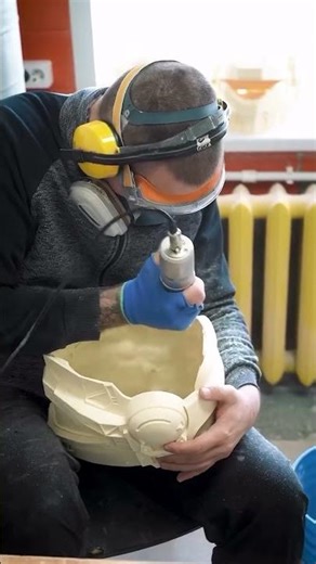 Titanfall 2 Pulse Blade Pilot Helmet