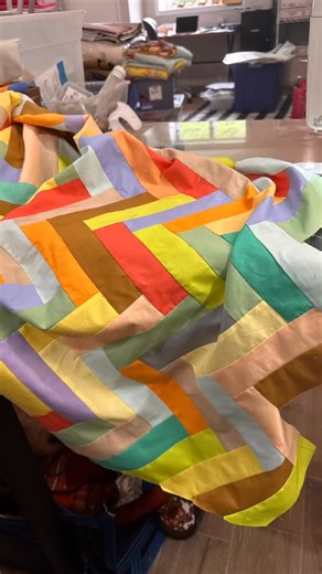 Adding a few more details to my herringbone baby quilt…. This cute little bear sitting on a patch of grass. He needs a little bit more details that I’m going to add and then I can get it quilted and HOPEFULLY get it done before the baby arrives. !! Nothing like a deadline to get you motivated!🙃 The herringbone quilt patterned is from my Modern Quilt Magic book (not the bear… I added that) 😊 check out my solids for $7 a yard at VFWquilts.com #ModernQuiltMagicBook #ModernQuiltMagic #herringboneq