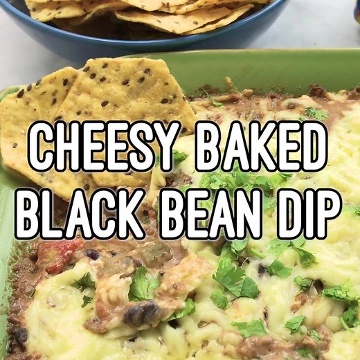 CHEESY BAKED BLACK BEAN DIP is super easy to make and perfect for game day eats! Recipe: https://www.familyfoodonthetable.com/cheesy-baked-black-bean-dip/ | Family Food on the Table