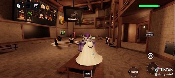 gameplay of me playing the button on roblox and dying second round #roblox #button