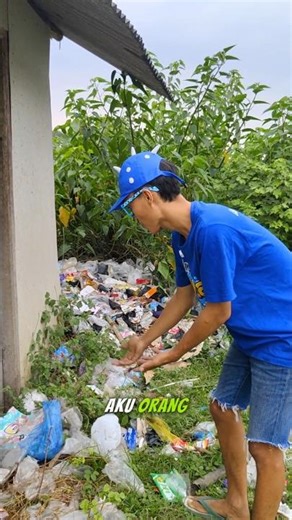 fish farm owner vs second-hand goods collector #shorts