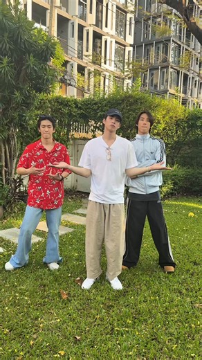 #.ในรั้วบ้าน #.บ้านเราเอง #.เพื่อนเยอะ6คน #.ปลอดภัย #เต้นคับเฮียกันสิจ๊ะ#BUS_คับเฮีย#BUSbecauseofyouishine