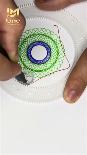 Creative Spirograph Art in Action #spirograph #shortvideo #art #asmr #satisfying #relaxing