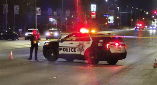 Suspect, child dead in hostage situation at south Las Vegas apartment complex