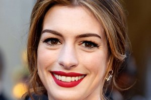 Anne Hathaway Says English Accent Is Tough