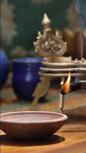 In Ancient India, Bindi Was Made Like This