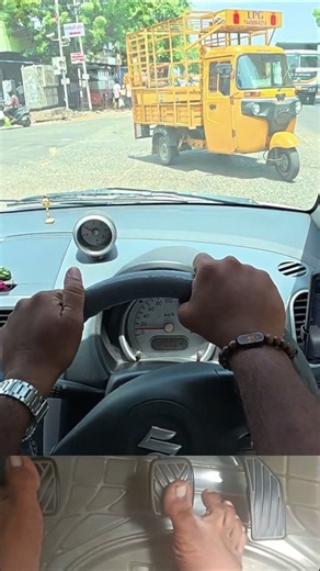 Crossing-ல Panic ஆகாதீங்க! இந்த Control தெரிஞ்சா Safe Driving Easy 🚗