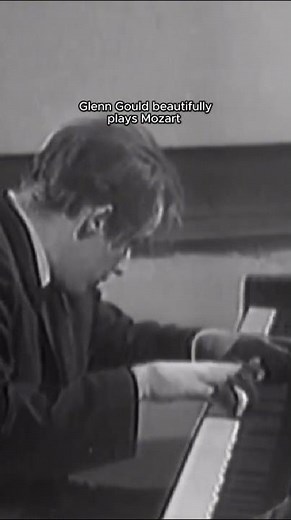 Glenn Gould - Mozart's Piano Sonata No. 13, K.333 (3rd mvt)