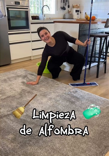 Limpieza fácil de alfombra en casa