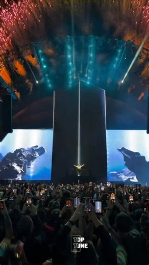 TOP TUNE on Instagram: "David Guetta is the number one DJ in the world and this shows how people can’t stop dancing to and love him #davidguetta #party #edm #musictoptune #edmvibes"