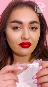 She used lipstick to make this flawless eye makeup look! | Lady Panda