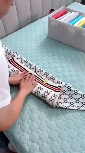 😳 👕 5 Smart Clothes Folding Hacks You’ll Love! 🤯 #shorts #foldinghacks #viral