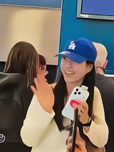 LingOrm happened to run into Milk Pansa and they exchanged greetings. It was so cute🥹🥹