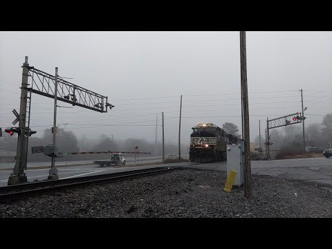 AC44C6M’s NS 4249, 4300 Lead NB Intermodal through the Fog, Warner Robins, GA 28 Dec 24