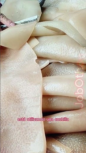How to clean pork skins to prepare sausages and various dishes #porkskin #streetfood