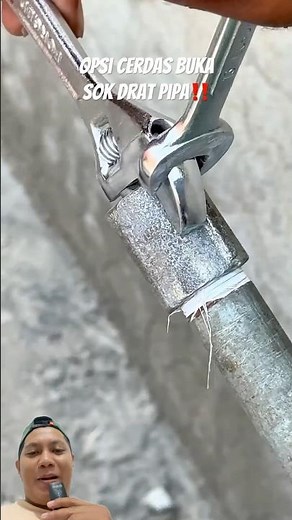 Cara buka sok drat pipa besi macet #shorts #diy #bukasokdrat #sokdratpipabesi #kunciinggris