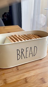 Aloo toast is my lazy weekend breakfastIngredients:• sliced bread• 3 to 4 boiled potatoes• 2 tosp oil• 1/2 tsp jeera• 2 green chillies (or skip if you don’t like it spicy)• 1 medium onion, chopped• salt• 1/4 tsp turmeric• 1/2 to 1 tsp red chilli powder• 1/2 tsp coriander powder• 1/2 tsp sandwich masala• coriander leaves, finely chopped• butter• chutney• cheese spread#food #alootoast #aloosandwich #sandwich #breakfast #breakfastrecipe #breakfastideas #aloo | Food And Frolic