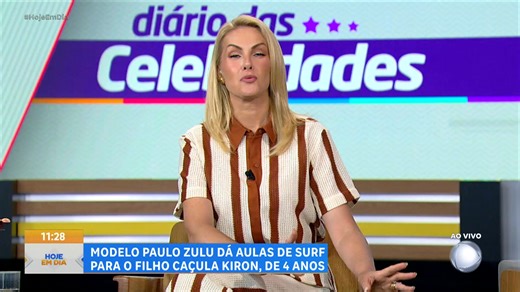 O ex-jogador Romário participou de um show do Raça Negra e fez uma homenagem especial ao cantor Luiz Carlos. Durante a apresentação, ele subiu ao palco, exaltou a trajetória do grupo e afirmou que a história da banda se mistura com a sua própria. Visivelmente emocionado, Romário destacou o carinho que tem pelo conjunto e pelo estilo musical que marcou gerações. #HojeEmDia | Programa Hoje em Dia