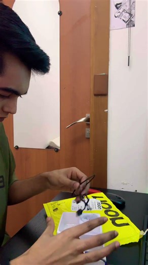 Unboxing mini camera 📷 ￼