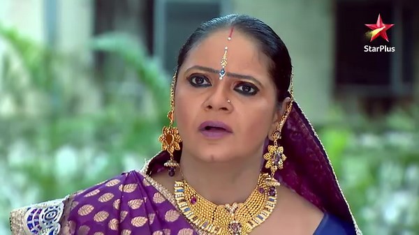#Gopi ne chheena #Paridhi se phone! Iss kahani ko dekhne ke liye keep watching #SaathNibhaanaSaathiya! #sns #saathnibhanasaathiya #gopibahu #kokilamodi #modiparivaar #starplusshow #bestshow #indianserial #familydrama #sandal #washing #shoes #kinjal #order #Kokila #starplus #trp | StarPlus