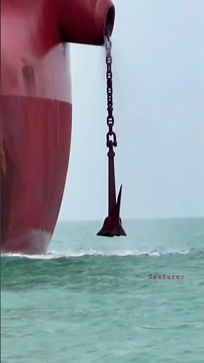 What's The Process Of Heaving Up Anchors On Big Ships? #shorts