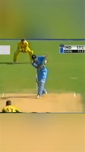 VVS Laxman's Hat-Trick of Fours 🔥 | Pure Elegance vs Australia | Bangalore ODI 2001 #cricketshorts