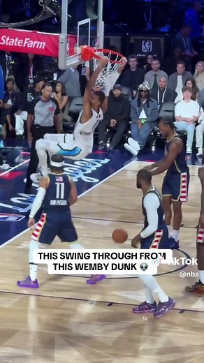 Wemby Dominates with an Incredible Dunk