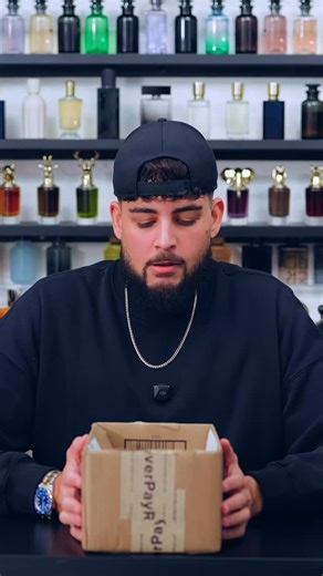 Cal Cologne on Instagram: "Blind Buy Fragrance Unboxing - Dolce & Gabbana The One EDT #theoneedt #fragrance #cologne #fragrances"