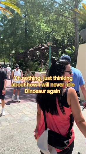 It’s gone in two days like wut 😱 #disney #dinosaur #dinoland #themepark #disneyworld
