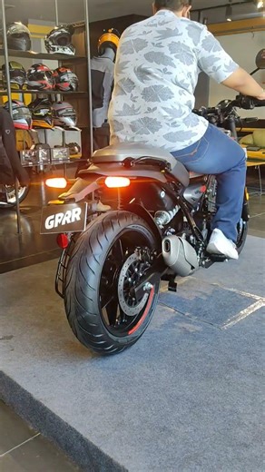 Royal Enfield Guerrilla 450 Apex Variant New Model 2026 Brake LED Taillight Indicators Exhaust Sound