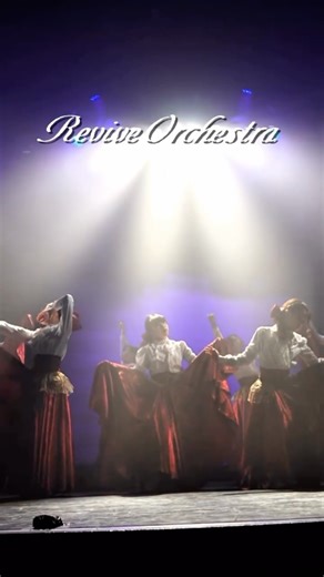 社会人ダンスサークル GLOW [高田馬場、御徒町] on Instagram: "昨年開催されたWAKE UP!!2025 Jazzfunkクラスナンバー公開中です！ 是非youtubeにてご覧ください😊 －－－－－－－－－－－－－－ 第15回Dance Circle GLOW発表会 『WAKE UP!!2026』 【会場】 美浜文化ホール (千葉県千葉市美浜区真砂5丁目15-2) 【日時】 2026年1月25日(SUN) 《昼の部》開場13:30 開演14:00 《夜の部》開場17:00開演17:30 ※各公演２時間を予定 [チケット] ¥3500 (当日 ¥4000) [チケット購入方法] ・出演者から直接購入 ・HPから購入 (@dance_circle_glow トップページのURLより申し込みください。) ⚠️キャンセルについて チケットご購入後のキャンセル、時間変更は承っておりませんので、あらかじめご了承ください。 👦幼児の観覧について 3歳以上からチケット発生します。 また2歳以下で保護者様の膝の上で観覧する場合のみ無料、客席利用する場合はチケット代が発生します。