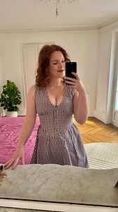 Un décolleté vraimeeeent 🌶️😂 C’est une robe Asos Design 🤎 #taille42 #midsizestyle #asosdesign | Thegingerchloe