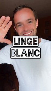 Comment garder son linge blanc, bien blanc ? Garder son linge blanc éclatant est un vrai défi : au fil des lavages, il peut jaunir, ternir ou garder des auréoles. Mais il existe des astuces simples, économiques et écologiques pour retrouver un blanc lumineux ! . 1️⃣ Traiter les taches avant le lavage La règle d’or pour éviter qu’une tache s’incruste : ne jamais la laisser passer au cycle machine sans traitement. 👉 Je mouille la zone tachée et y frotte le mythique savon de Marseille. Avec mes do