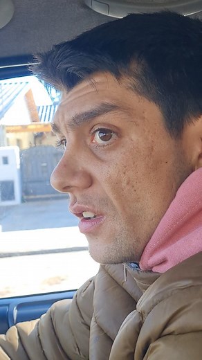 🎙 Francisco Gardel interpretando el clásico "Volver" por las calles de Esquel 🛻🎼🪗 #esquel #trevelin #chubut #patagonia #argentina #tango #música #autismo #discapacidad #amor #carlosgardel | Mauro Calaverita Mateos