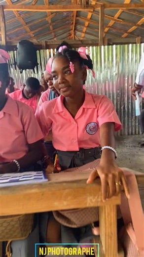 95K views · 5.8K reactions | Bèl moun sèlman... Vin vide lanmou sou yo... Elèv yo vrèman bèl... | vision plus média | Facebook