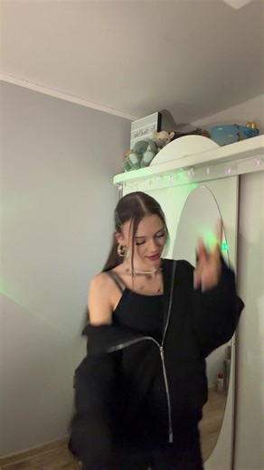 Filmy użytkownika 𝓝𝓪𝓭𝓲𝓪 (@nxd1ska_) z muzyką WE MADE IT (Preview) - pik pik & Koder