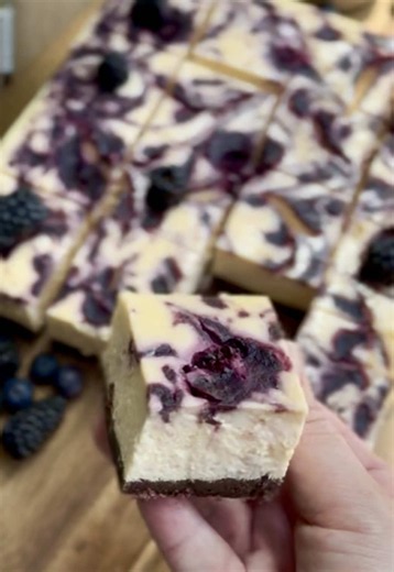 Nyári szeder-áfonya sajttorta recept – egyszerű házi cheesecake