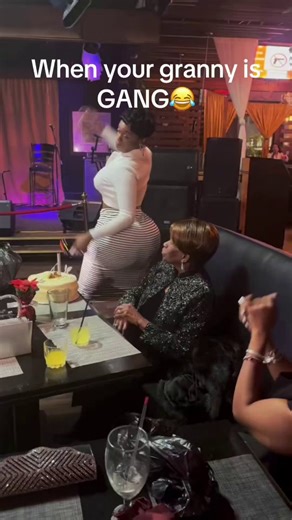 This is insaneBtw y'all, this woman is @Diamy_TV and she is NOT Black American, she is a Caribbean from Trinidad. Please don't put this degeneracy on FBA culture. Lol