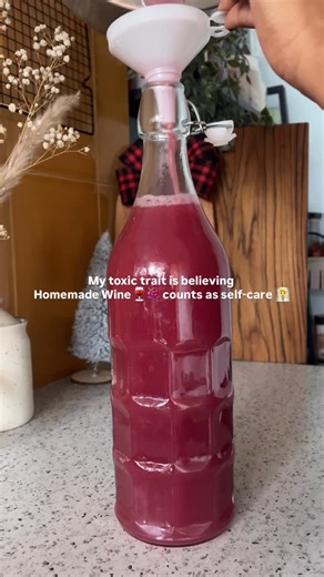 Healthy Guiltfree Recipes on Instagram: "🎄🍷 Homemade Christmas Wine (Two Ways!) You get around 500ml of wine with this recipe ⸻ Ingredients (Common for Both Batches) • 500 g grapes (red or black preferred) • 1/2 cup raw sugar (adjust later if needed) • 1.5 cups water • 1 inch cinnamon stick • 3–4 cardamom pods • 5–6 cloves ⸻ Option 1: Batch #1 – Wine Without Yeast Additional Ingredient • 2 tbsp whole wheat grains Fermentation Time: 3–4 weeks Taste: Mild, good but not as strong or flavorful as