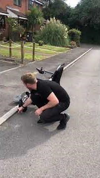 How to take curbs in an electric folding wheelchair (LITH-TECH Mobility)