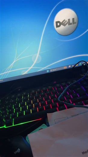 Running Windows 11 25H2 Pro on a Windows 7 desktop final demo